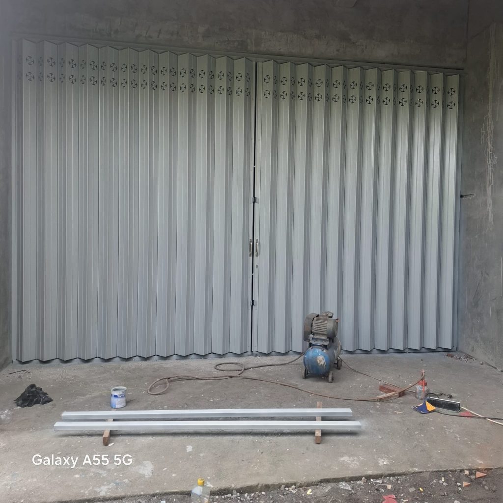 pintu harmonika pinrang