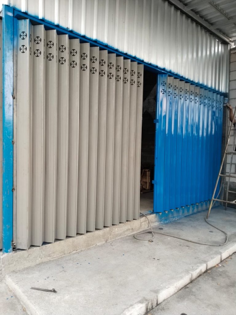 Cara Memasang Pintu Harmonika Sendiri dengan Mudah